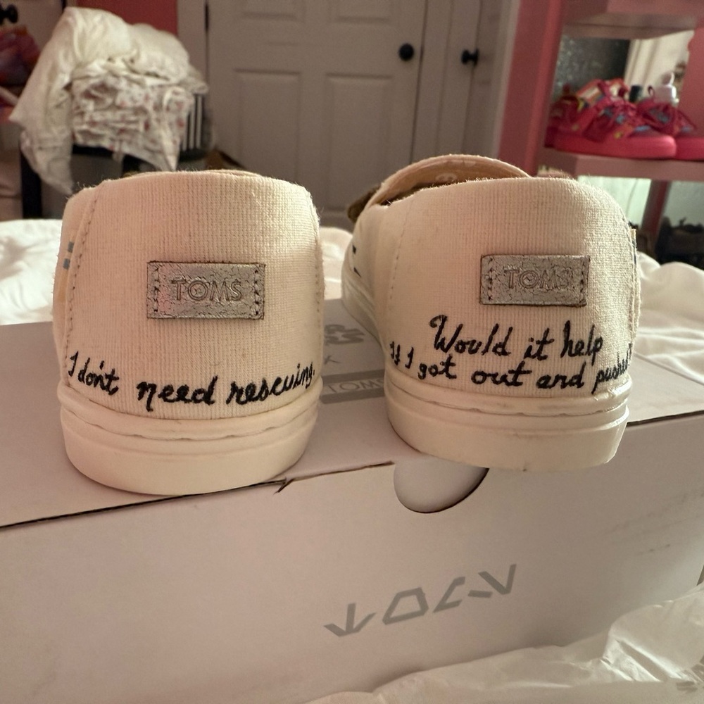 Toms and Star Wars Custom kids Slip-Ons - Picture 4 of 4